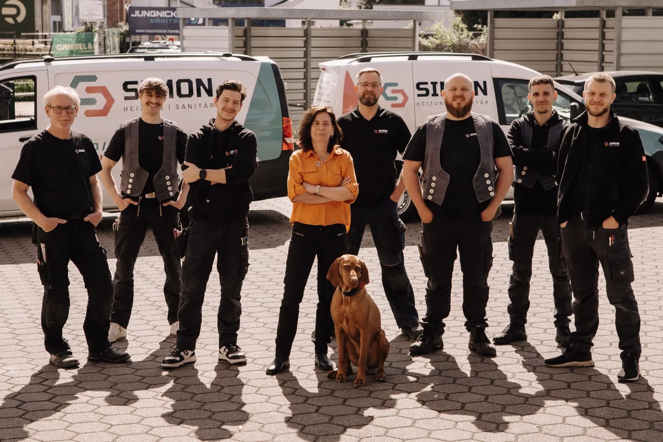 Gruppenfoto aller Mitarbeitenden